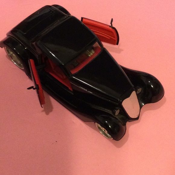 CHRYSLER DIE CAST COLLECTIBLE CARS - Picture 4 of 5